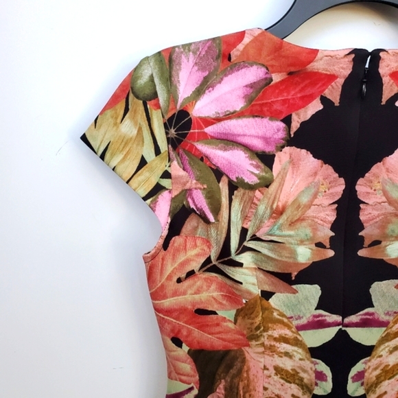 LONDON Times Sheath Dress Figure Flattering Large Floral print Size 6P -… - Picture 9 of 16
